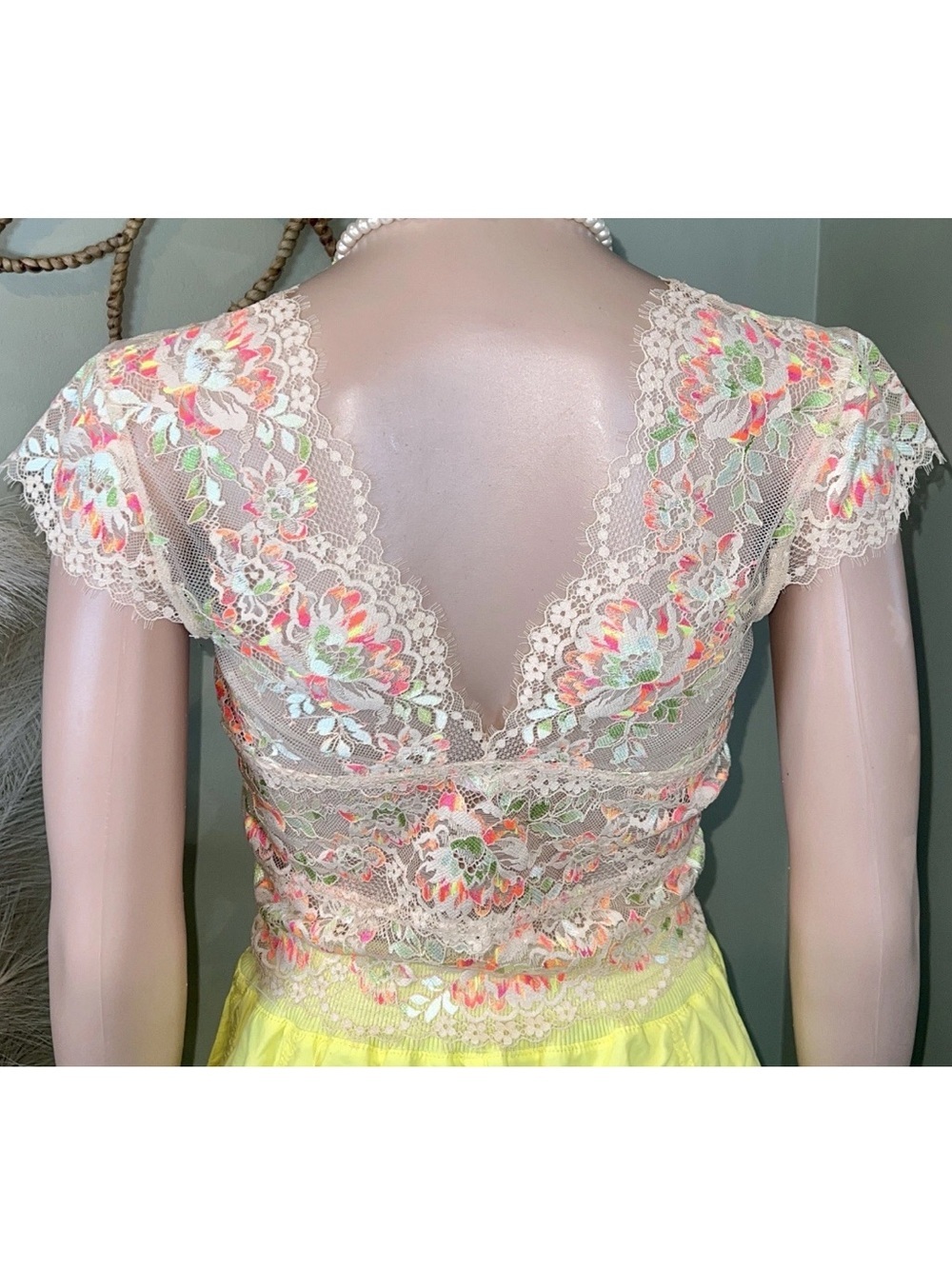 Free People Intimately Garden Party Sheer Lace Tee Cap Sleeve Peach Small - Picture 8 of 16